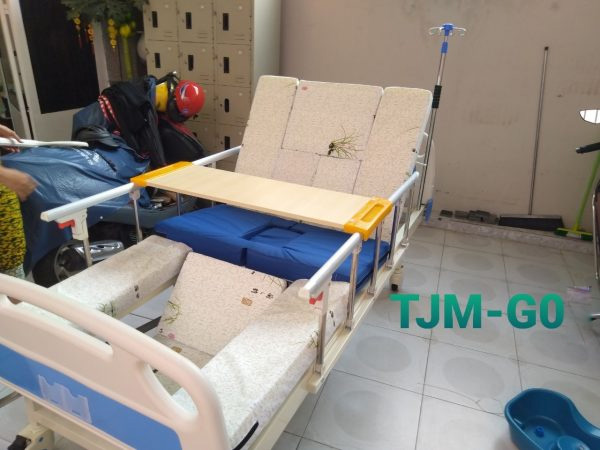 Chân giường hạ xuống được Giường bệnh nhân đa chức năng