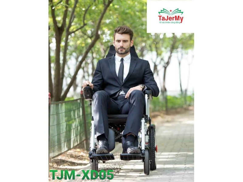 Xe lăn điện ngả nằm Tajermy TJM-XD05 có bộ điều khiển dễ sử dụng Xe lăn điện ngả nằm Tajermy TJM-XD05